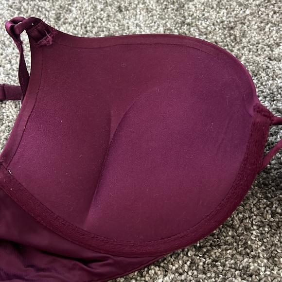 Victoria’s Secret ultimate push up bra in burgundy/wine color - Picture 3 of 4